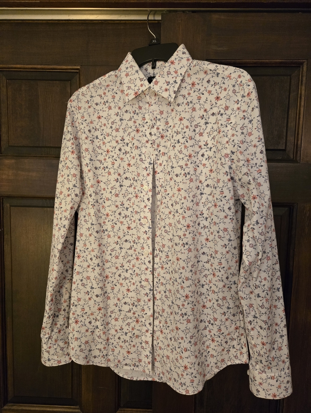 Express White Floral Pattern